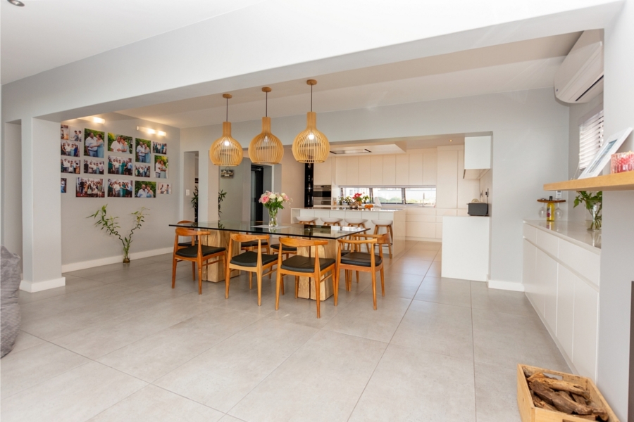 7 Bedroom Property for Sale in Calypso Beach Western Cape